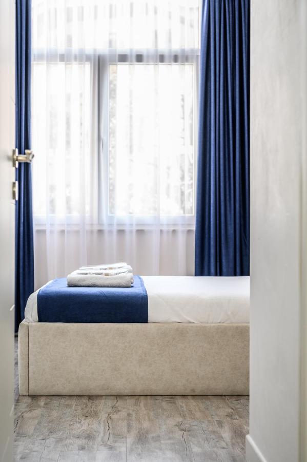 Miku Apartment-Modernly Designed Downtown Tirana Exterior foto