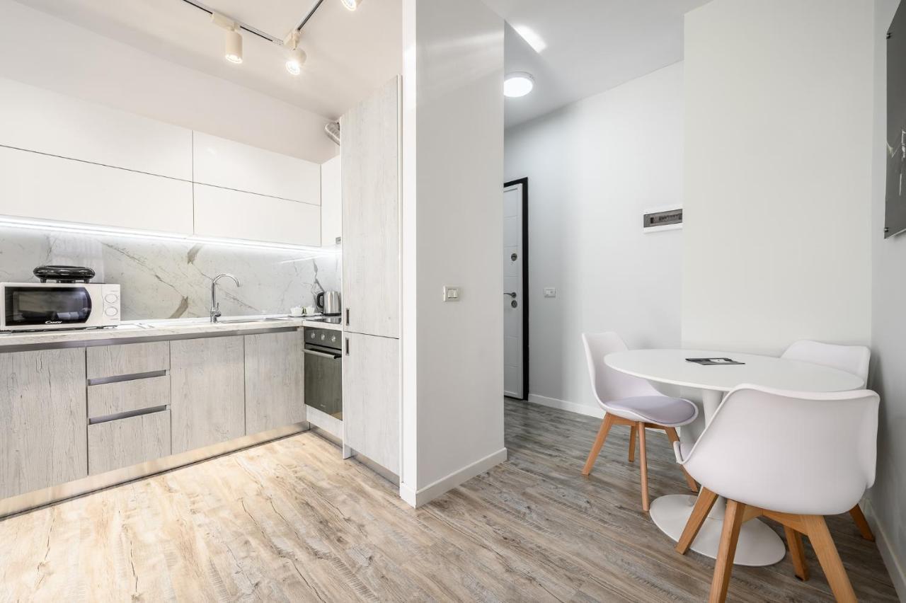 Miku Apartment-Modernly Designed Downtown Tirana Exterior foto